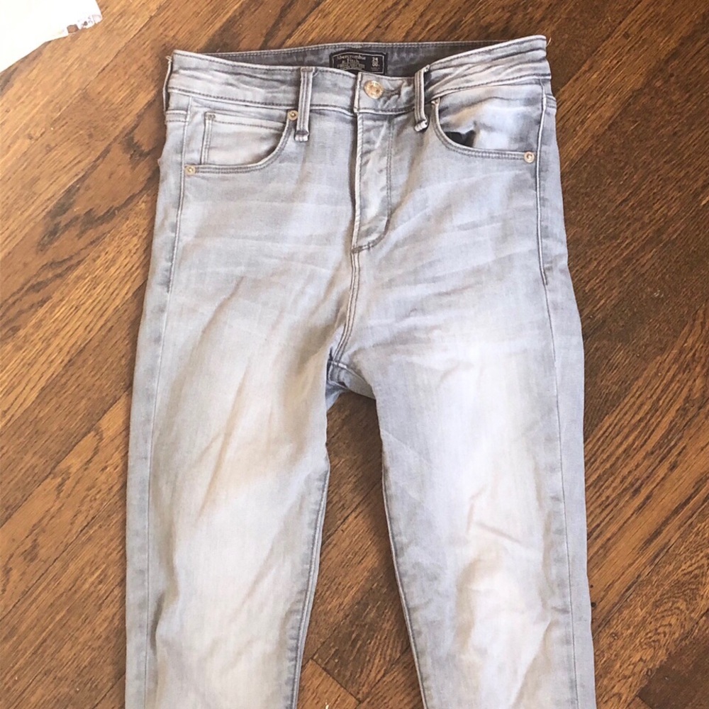 Abercrombie gray skinny jeans